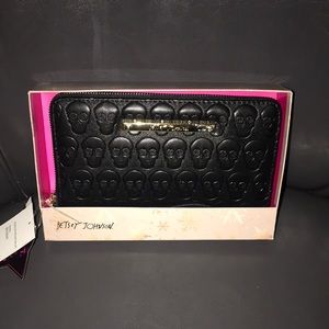 Betsey Johnson Skull Wallet/Wristlet- NEW